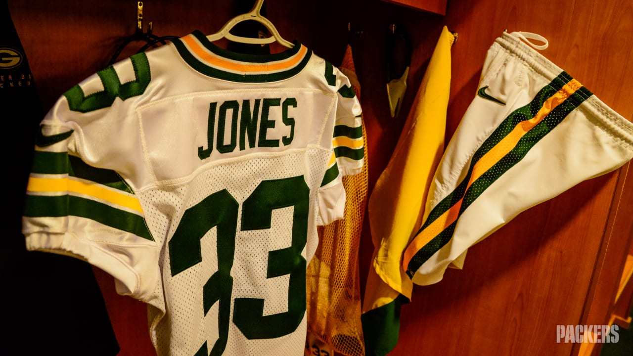 The Packers wore white jerseys at Lambeau?