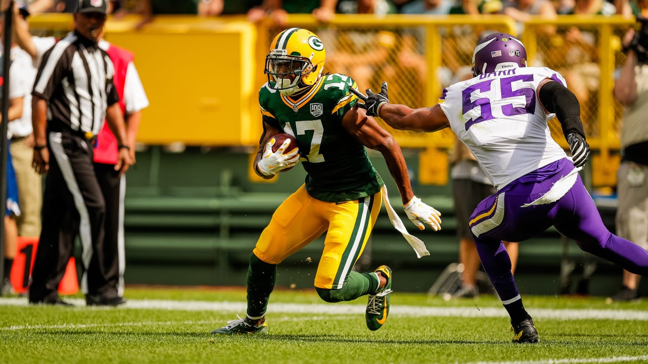 Packers wideout Davante Adams monitoring Aaron Rodgers' status