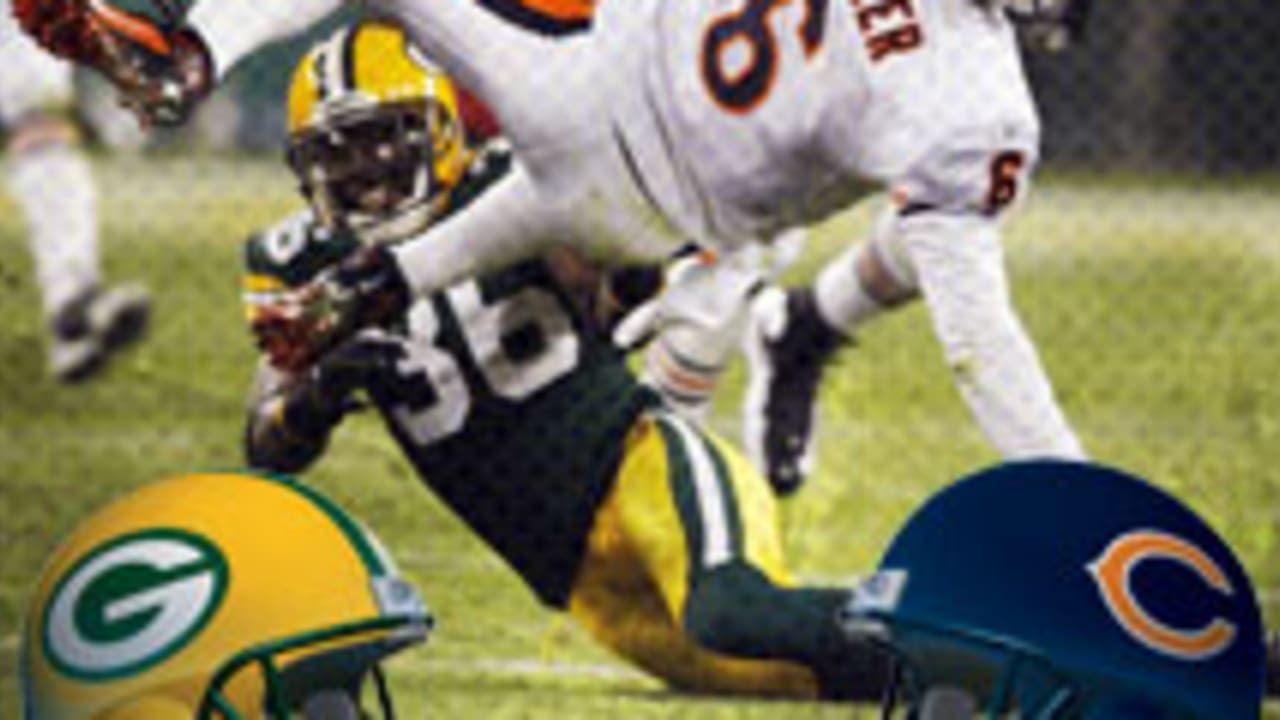 Green Bay Packers Jermichael Finley celebrates with Aaron Rodgers after he  catches an 12 yard touchdown pass in the first quarter against the New York  Giants in week 13 of the NFL