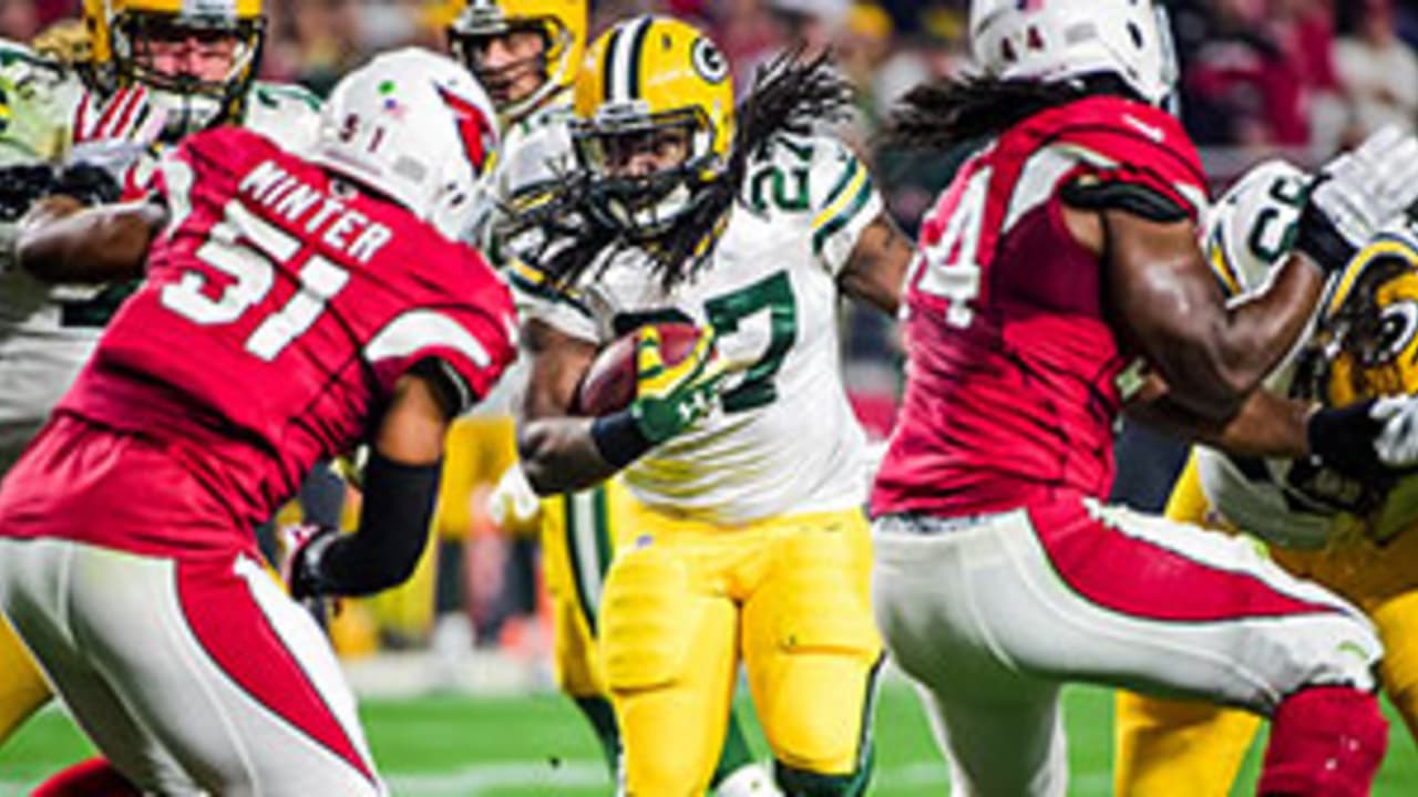 Trey McBride catching a pass during the Packers vs Cardinals game