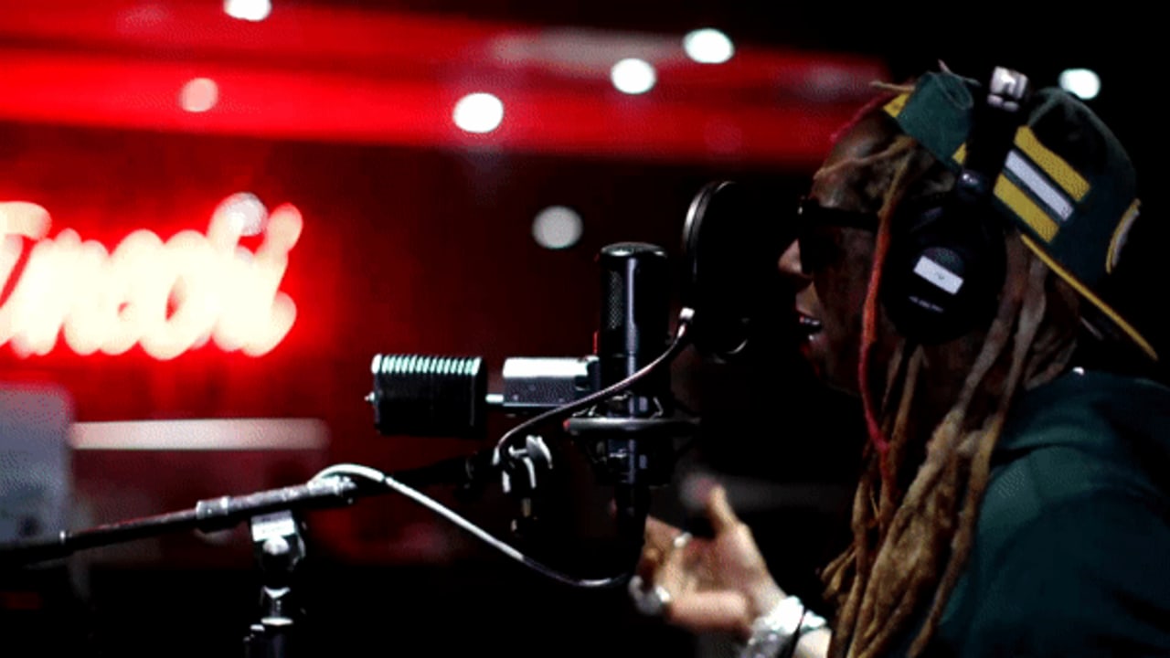 Lil Wayne Runs Out With Green Bay Packers