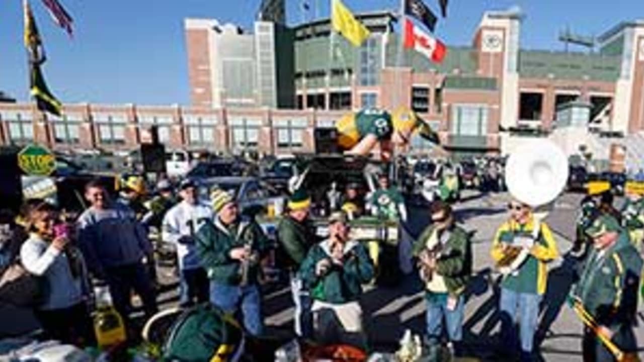 Gearing Up for Another Season of Packer Tailgates! – LaForce Frame of Mind