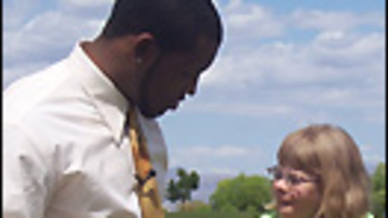 Ahman Green Teams With Easter Seals For Celebrity Golf Shootout