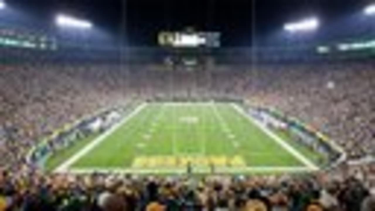 Green Bay Packers Panorama - Lambeau Field Poster