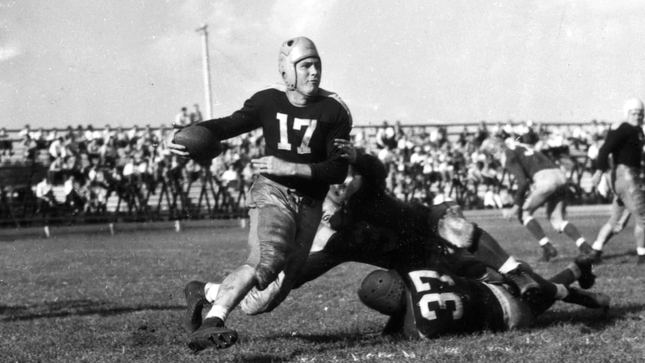 November 20, 1938: Green Bay's Cecil Isbell (17) gains 10 yards