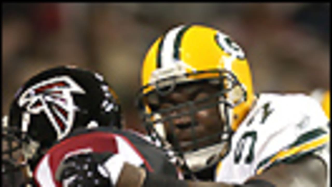 Philadelphia Eagles quarterback Michael Vick (7) calls a play at the line  of scrimmage in the first half of an NFL football game against the Atlanta  Falcons at the Georgia Dome in