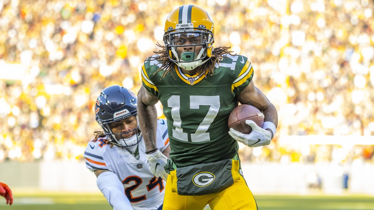 Green Bay Packers wide receiver DAVANTE ADAMS scores a touchdown