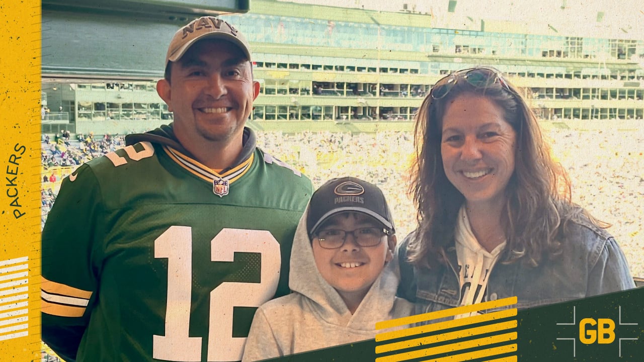 Packers salute U.S. Marine Corps Veteran Nicholas Bartlett for 'Operation  Fan Mail'