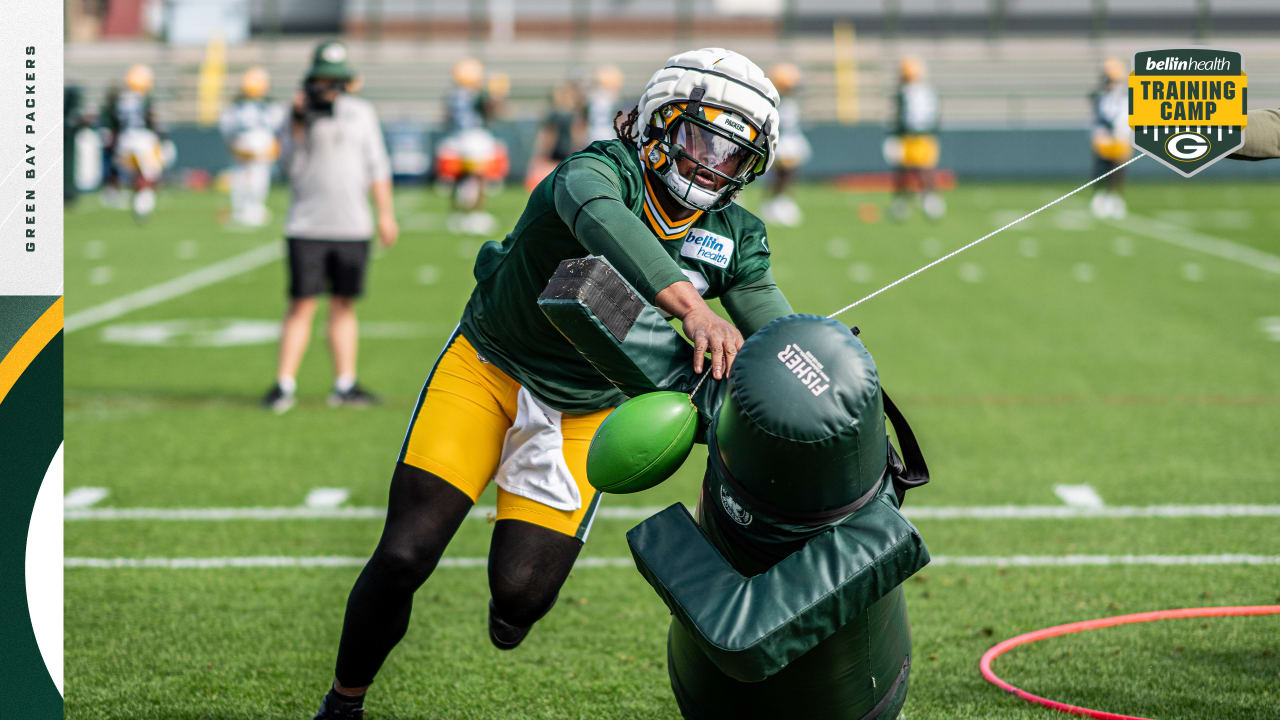 Green Bay Packers linebacker Rashan Gary warms up before the start