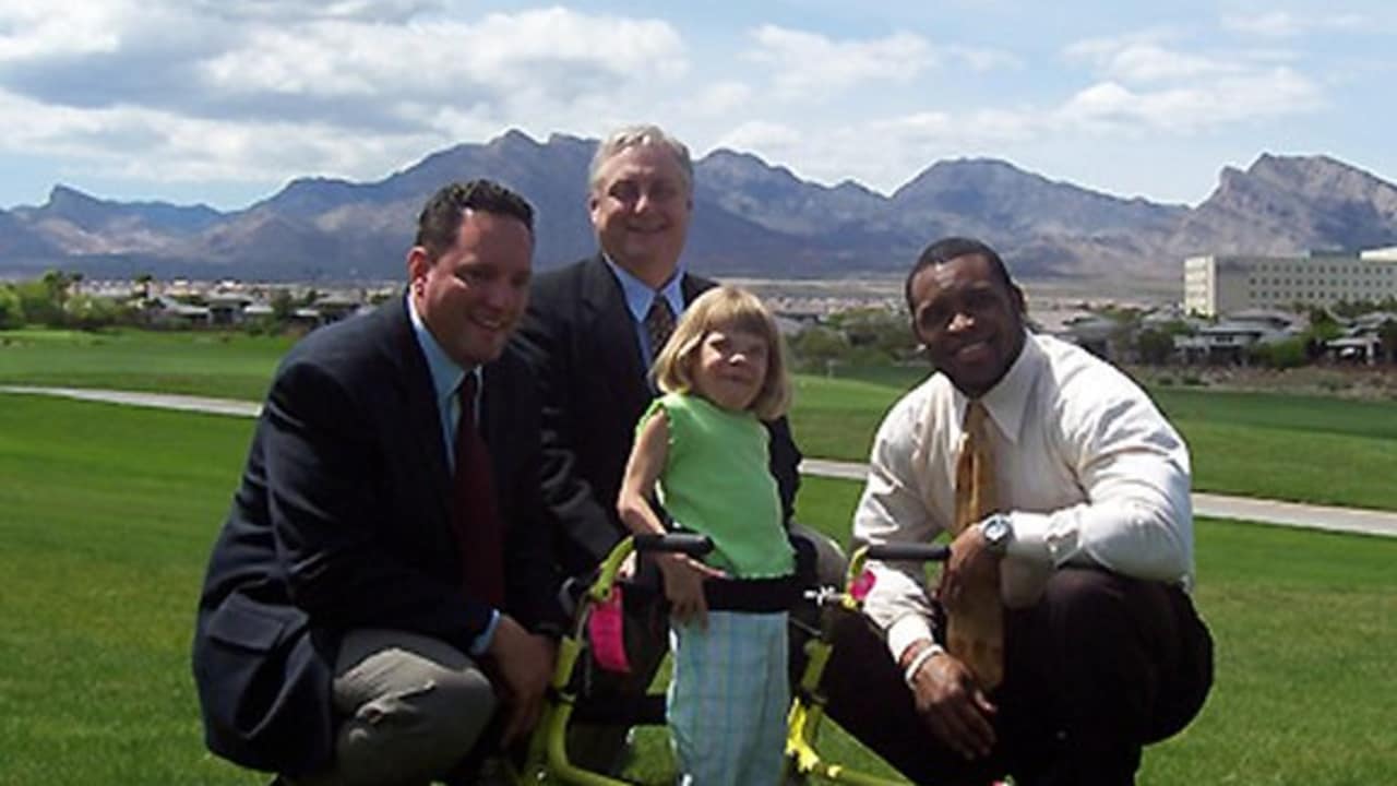 Ahman Green Teams With Easter Seals For Celebrity Golf Shootout