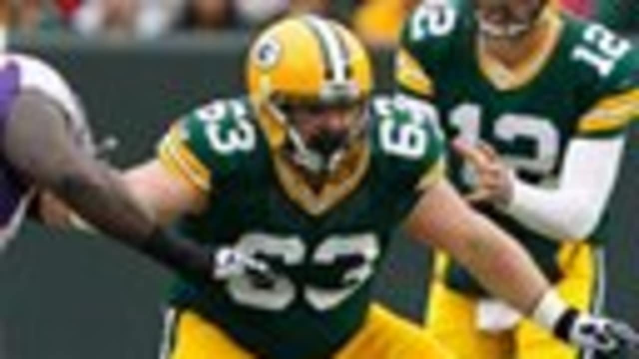 Packers release C Jeff Saturday