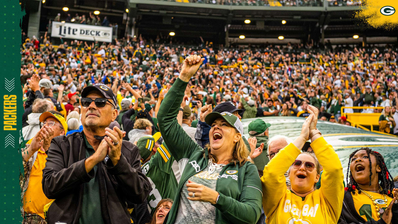 Green Bay Packers - These fans are fur-real 