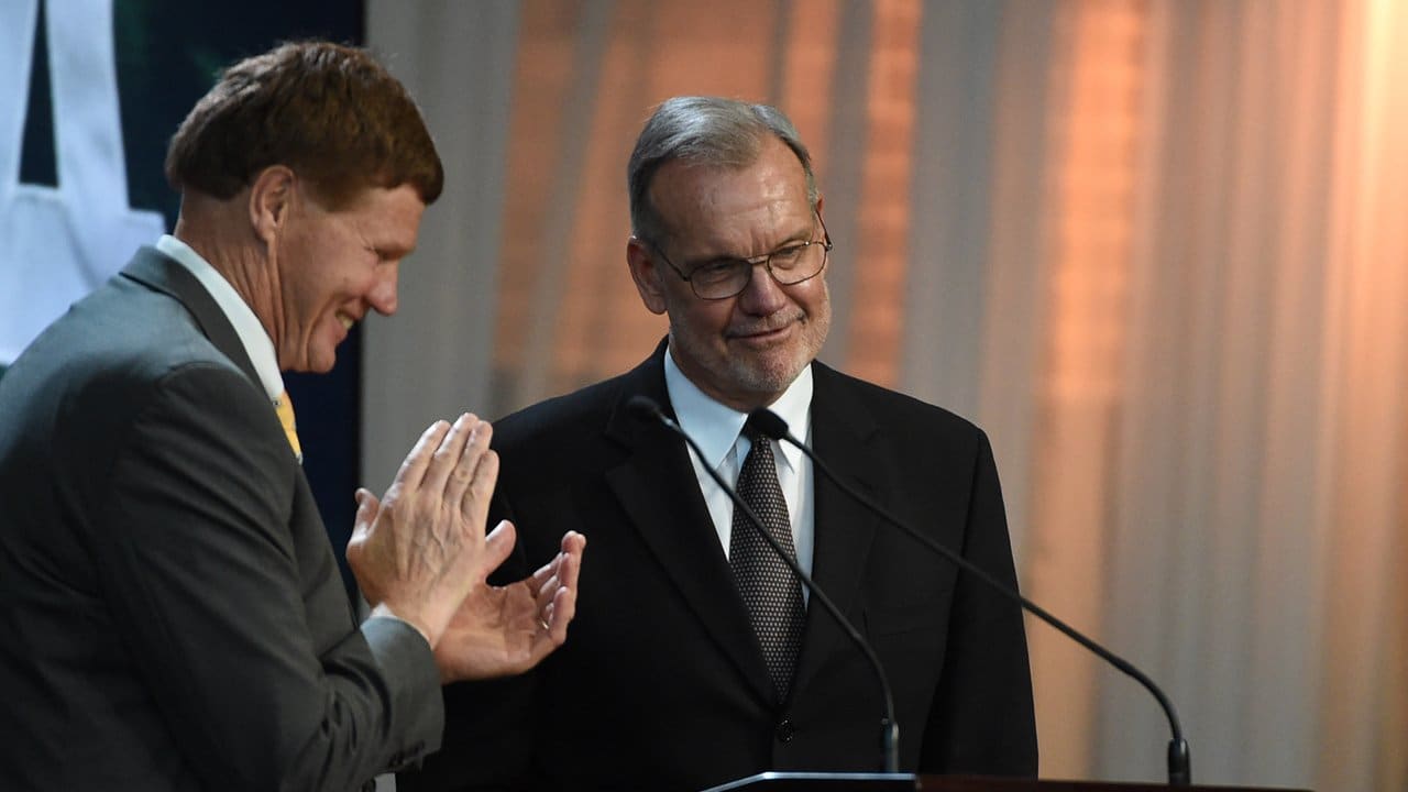 Brett Favre's Hall of Fame Induction Photo Gallery - Acme Packing