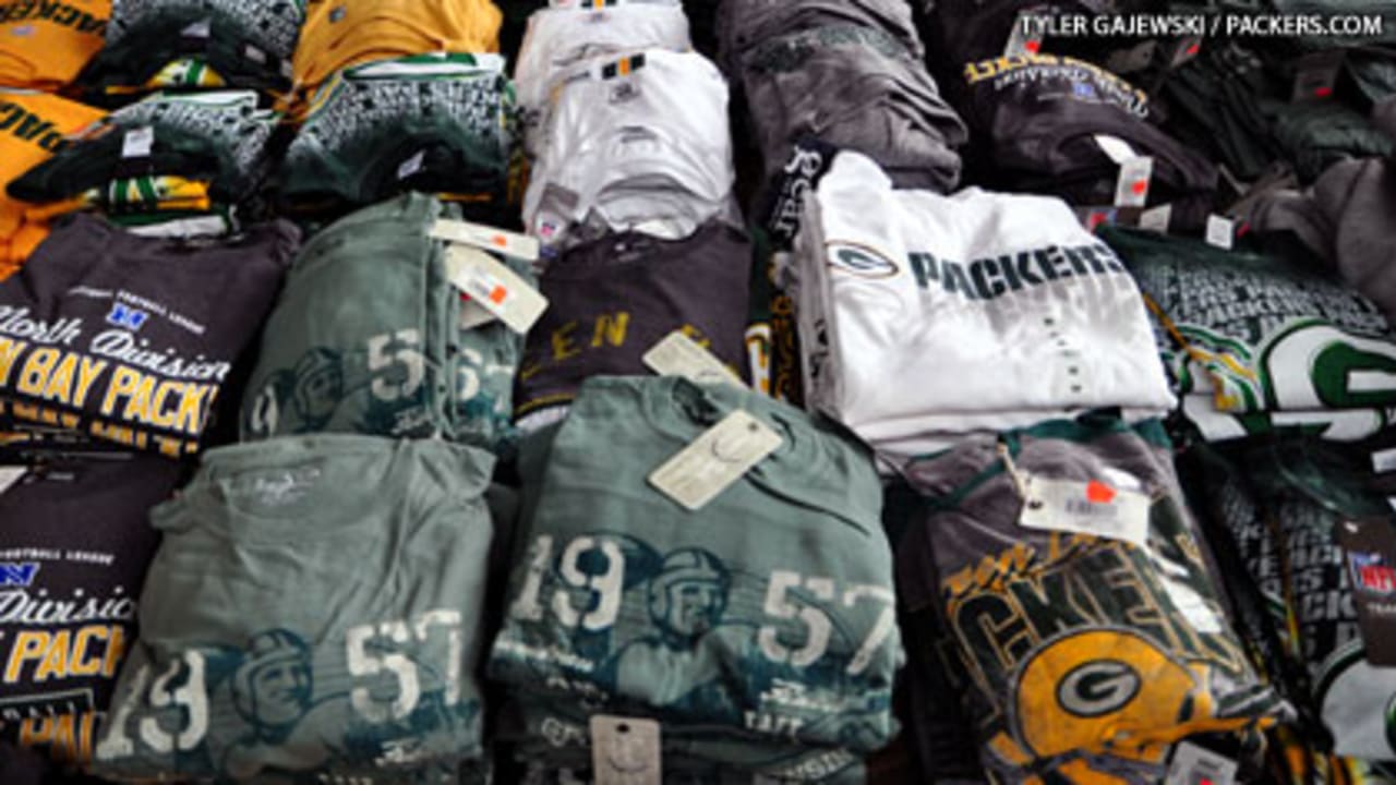 Packers Pro Shop Tent sale returns this weekend at Lambeau Field