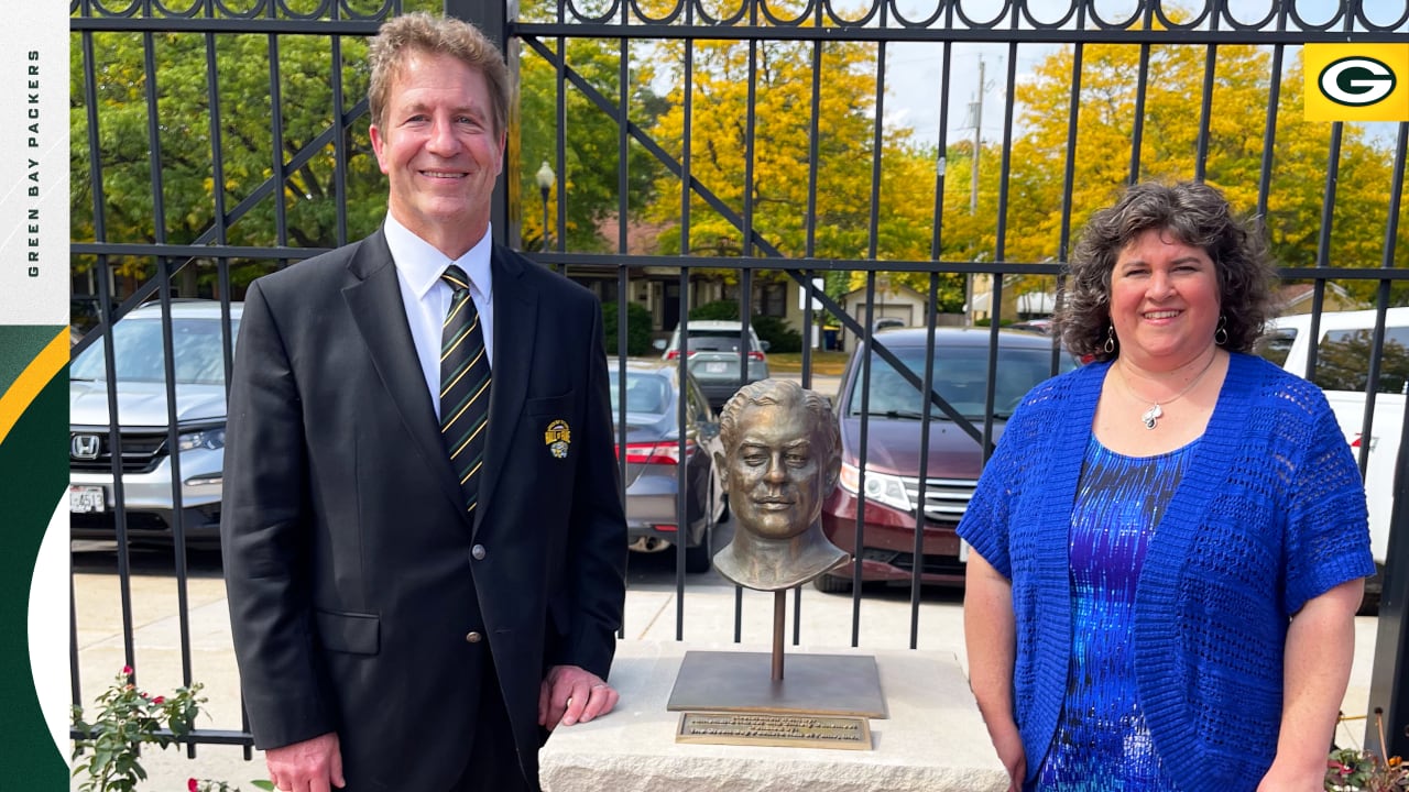 Green Bay Packers Hall of Fame Inc. Kicks off Legacy Series with Curly Lambeau Bust at East High School