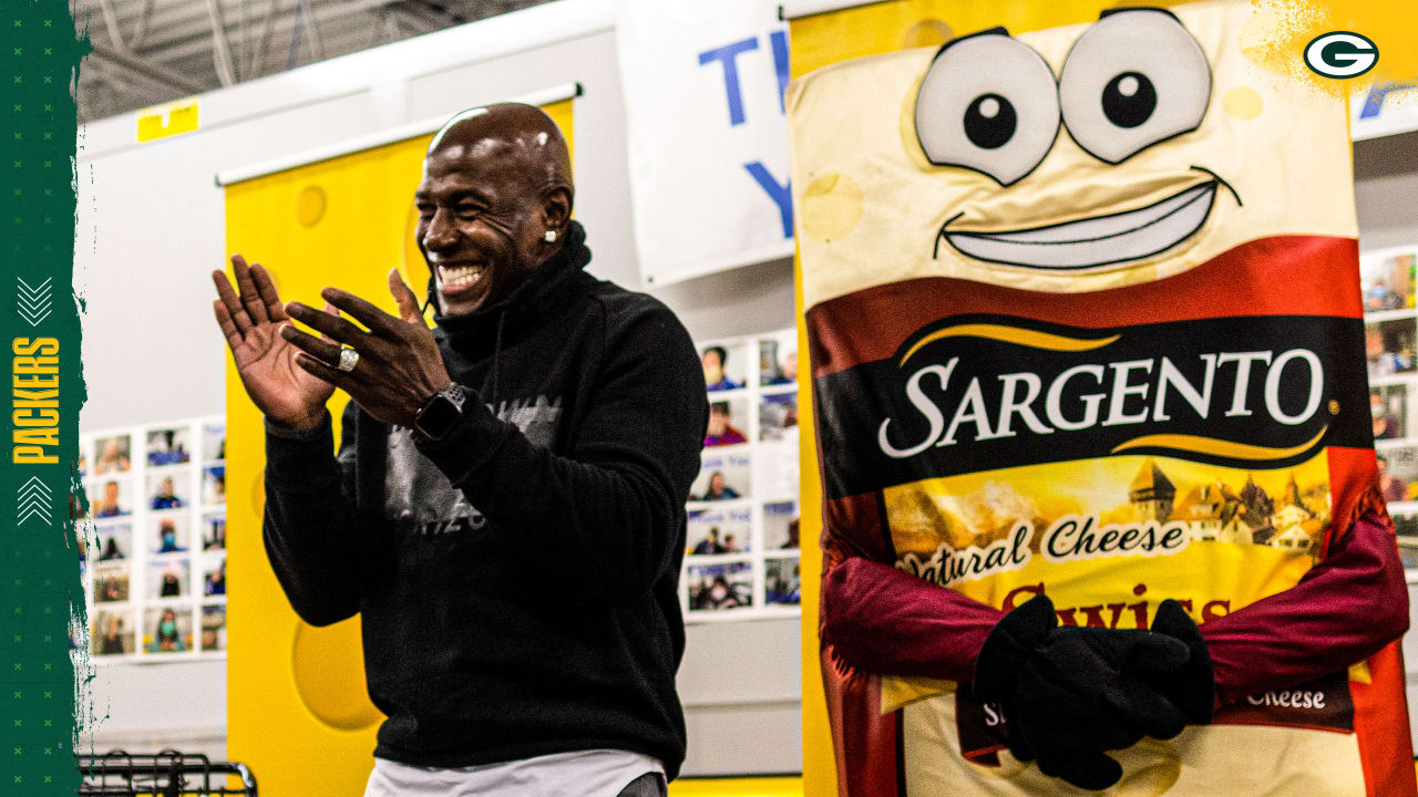 Packers, Sargento Foods Inc., Donald Driver contribute $104,000 to fight hunger during 20th season of Touchdowns for Hunger - Vimarsana News