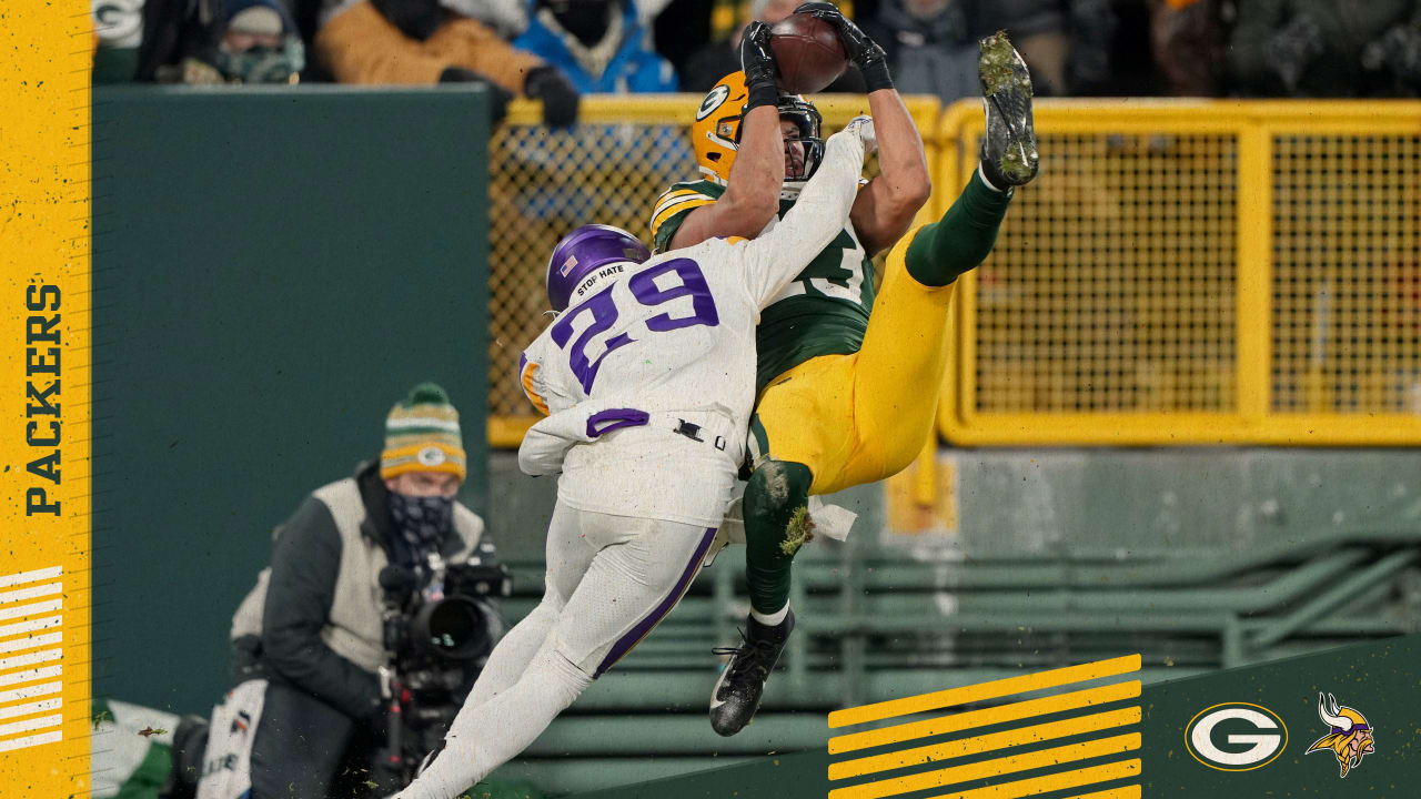 Packers lock up top seed in NFC playoffs with 37-10 blowout of Vikings