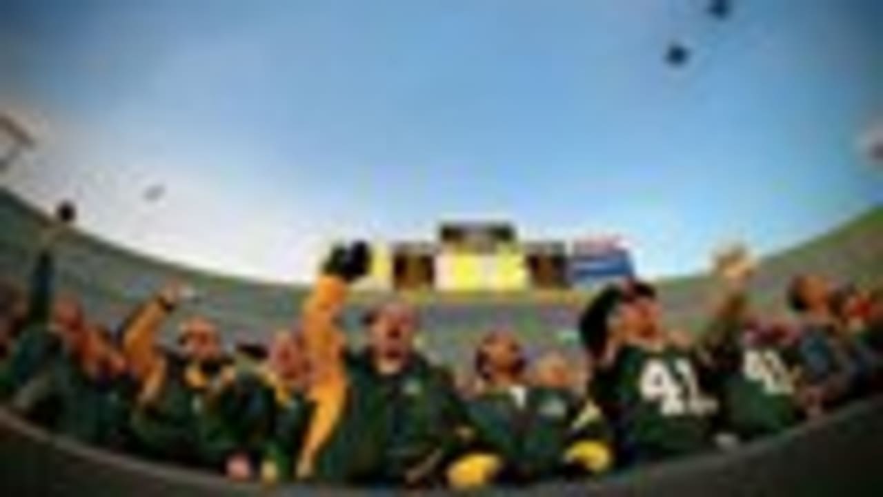 Entertain your group with Packer Fan Tours