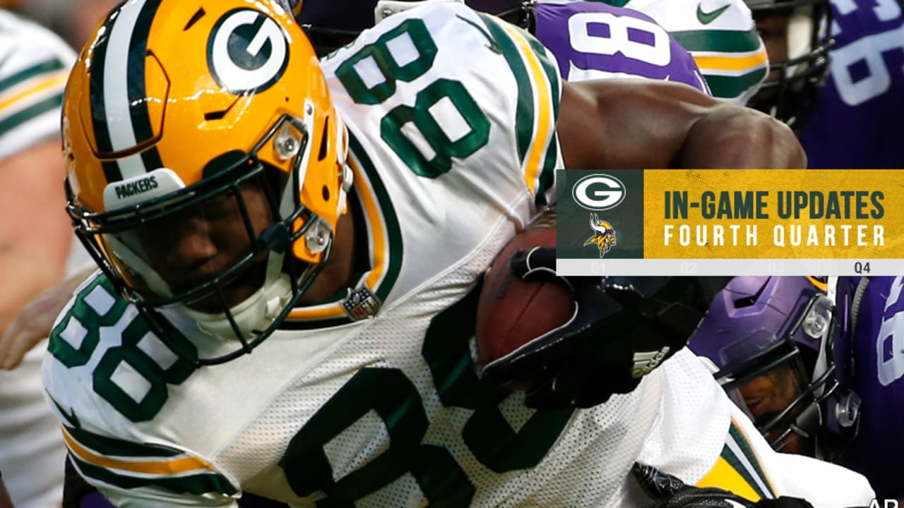 Vikings knock out Aaron Rodgers, Packers in 23-10 win