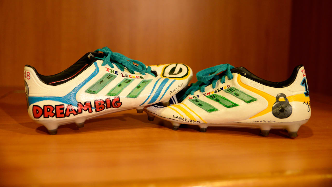 NFL players to support charities with custom cleats (photos