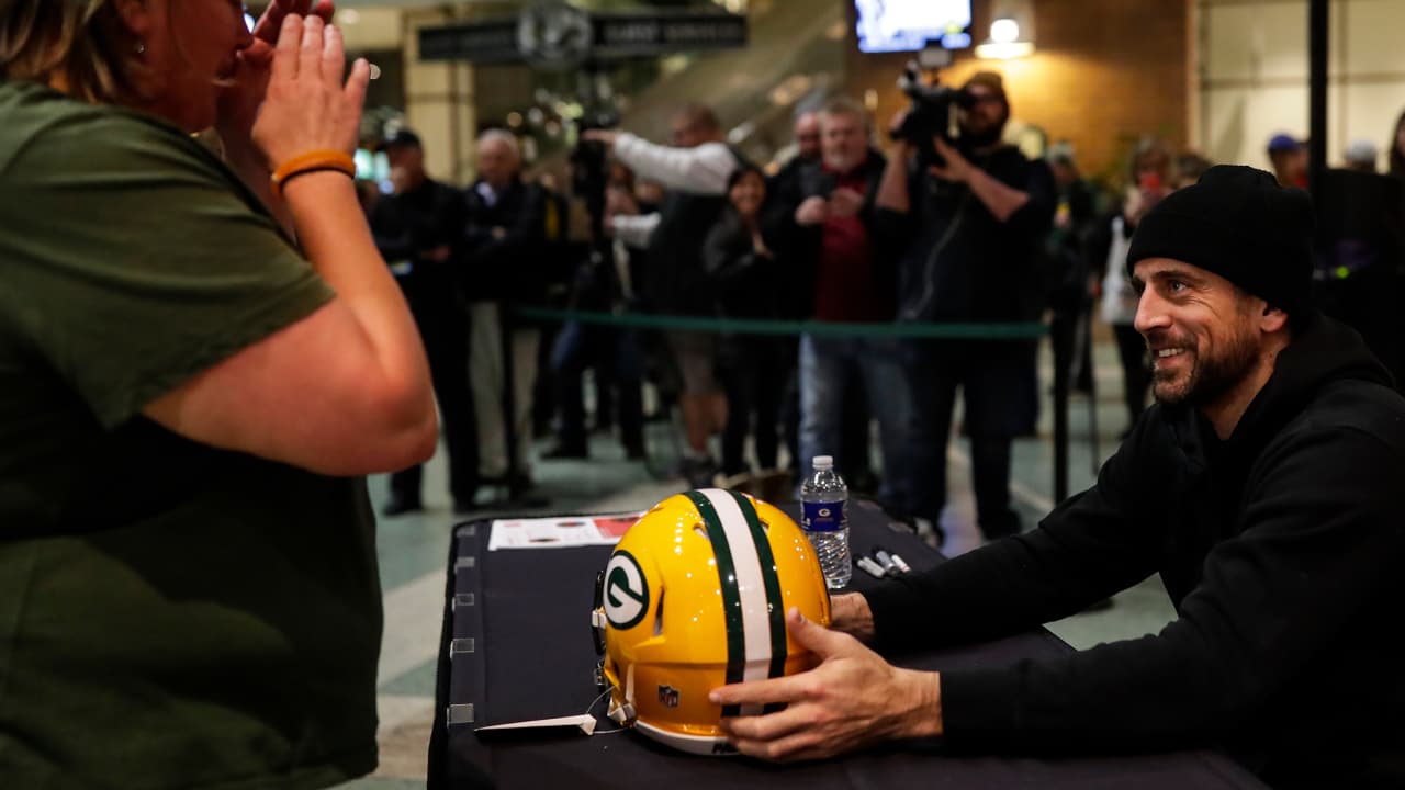 Packers players to sign autographs for donations to Salvation Army this