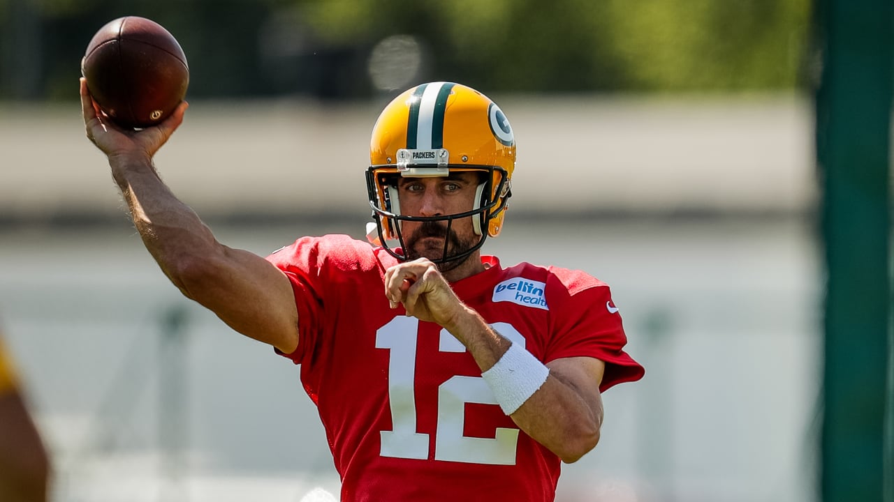 Whether Or Not He Plays In Preseason Aaron Rodgers Confident In Packers Offense