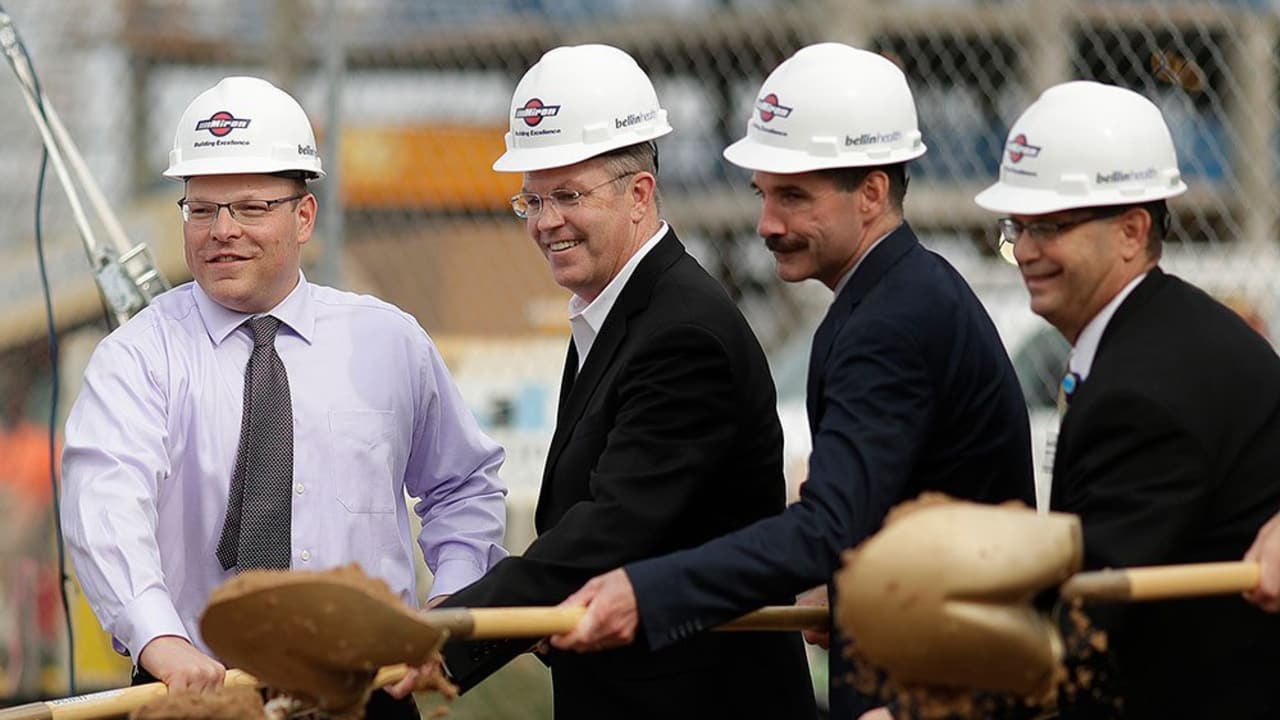 Breaking ground on the Bellin Health Sports Medicine Clinic