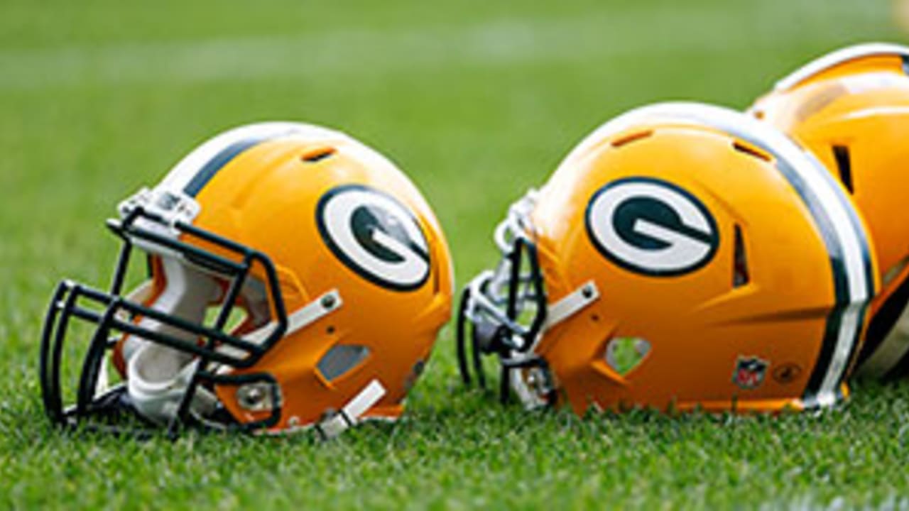 Packers sign LB Brooks, claim LB Odom, place OL Barclay on IR