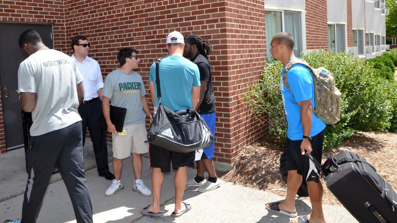 Packers move into dorms at St. Norbert College