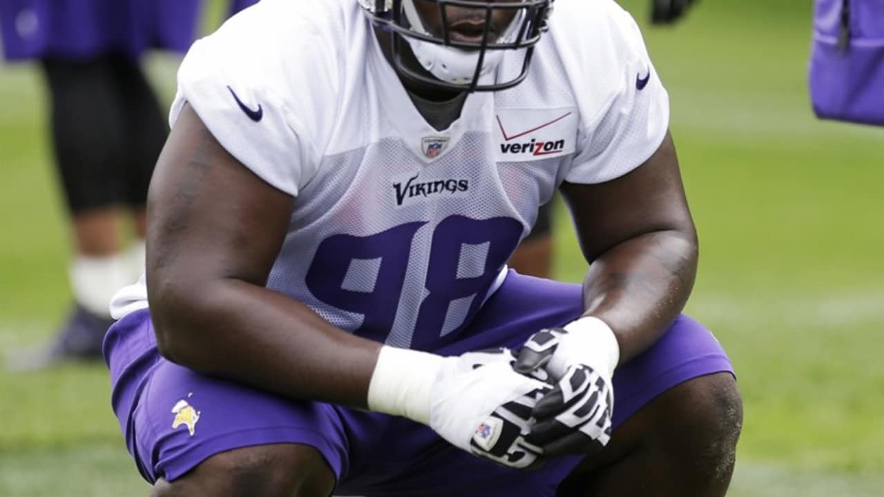 Letroy Guion signs with Packers