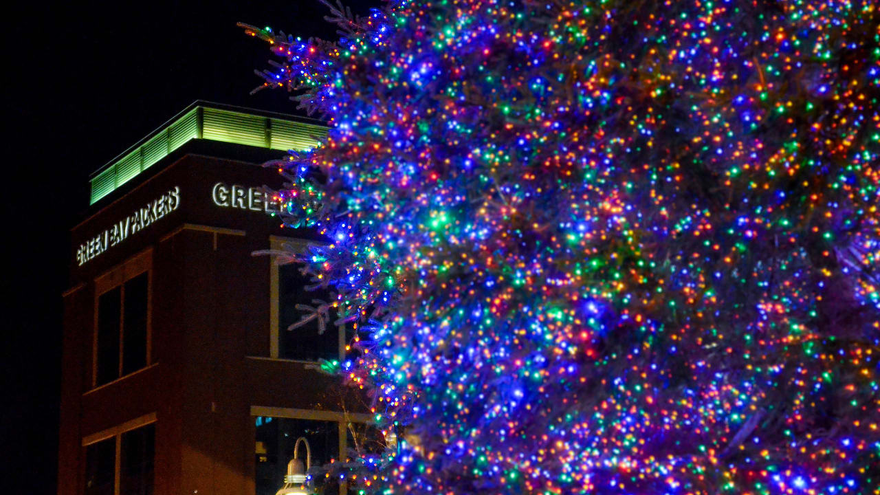 Evergreen Green Bay Packers Green Tree & Santa Hat LED Light-Up