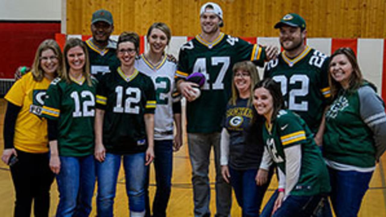 Video: Appleton North students get surprise visit from Packers