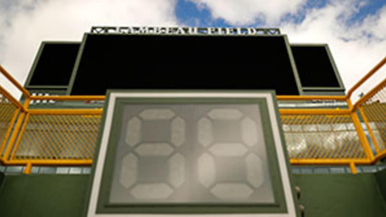 Lambeau Field stadium tours now offering alumni tours