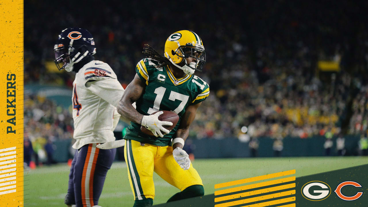 Rodgers Throws 4 TD Passes, Packers Defeat Bears 45-30, Chicago News