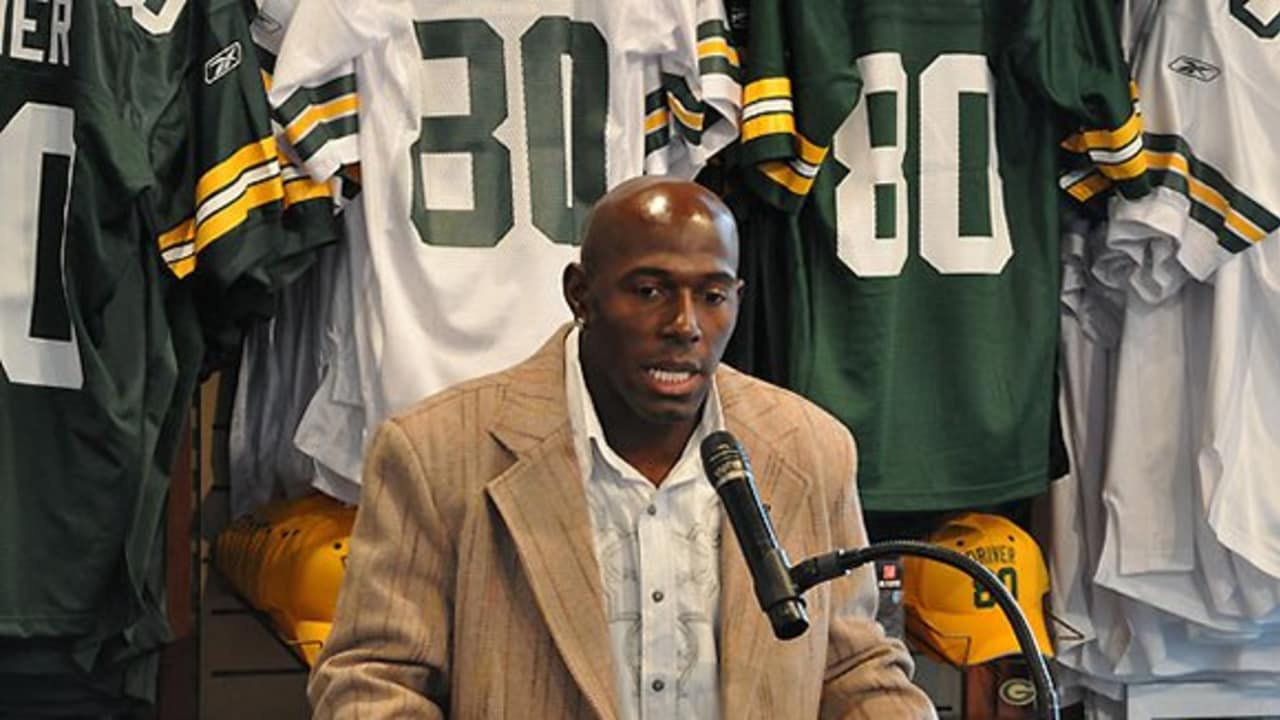 Donald Driver Signs Copies Of His Children's Book At Packers ...
