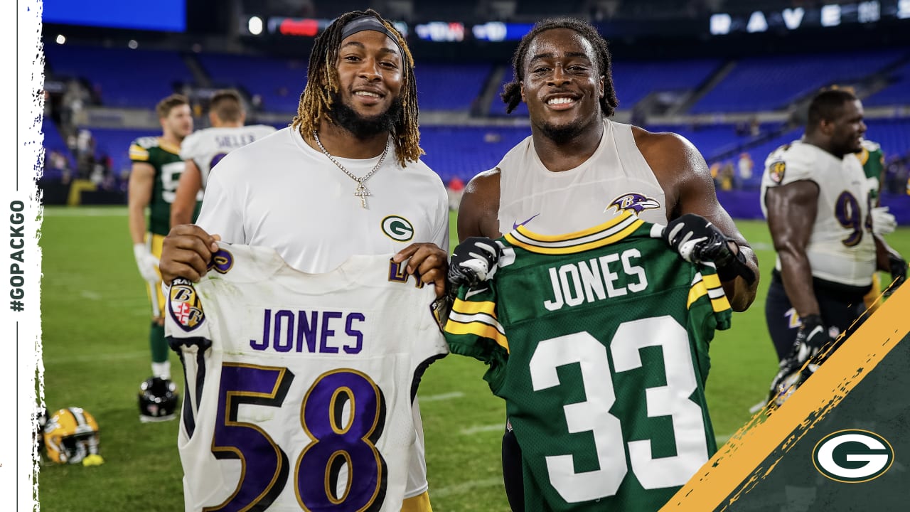 Packers Offer 'Encouraging' Update on Injured Aaron Jones