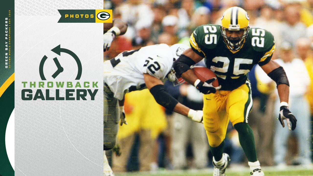 Throwback: Best photos in Packers-Raiders history