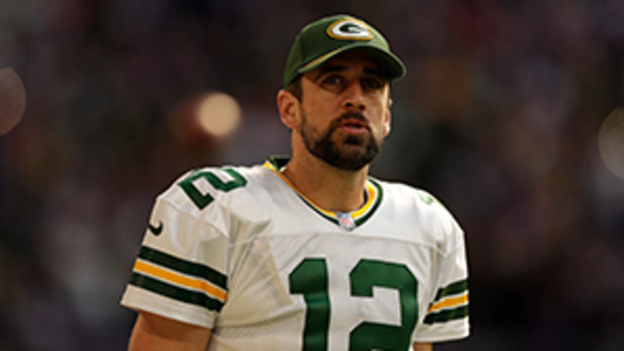 Aaron Rodgers suffers broken collarbone