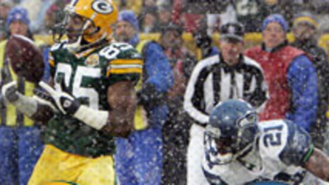 Seattle Seahawks quarterback Charlie Frye is sacked in the third quarter by  Green Bay Packers' Aaron Kampman at Qwest Field in Seattle, Washington,  Sunday, October 12, 2008. The Packers defeated the Seahawks