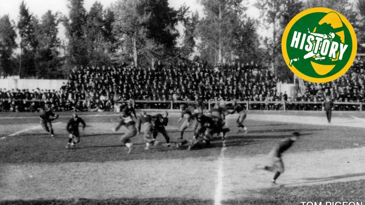 Lions, Bears, the Red Grange Trophy, and a Thanksgiving Football Mystery