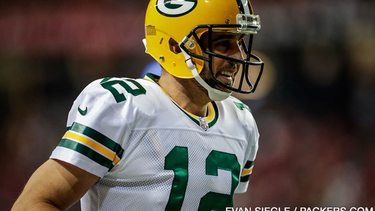 Packers QB Aaron Rodgers on regional cover of SI