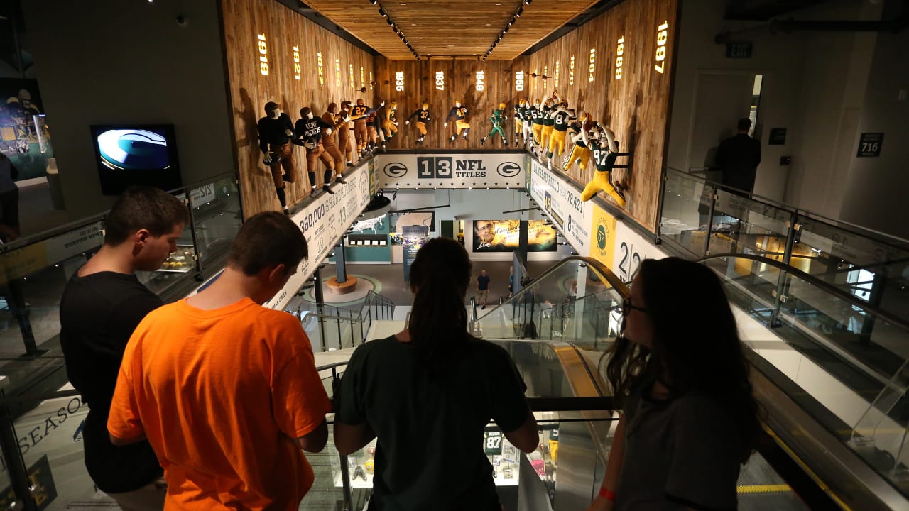 Packers Hall of Fame, Packers Pro Shop open