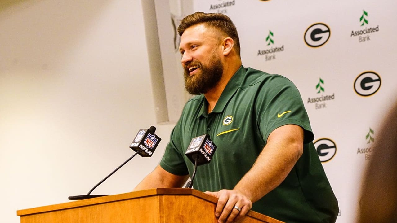 Packers release G Sitton