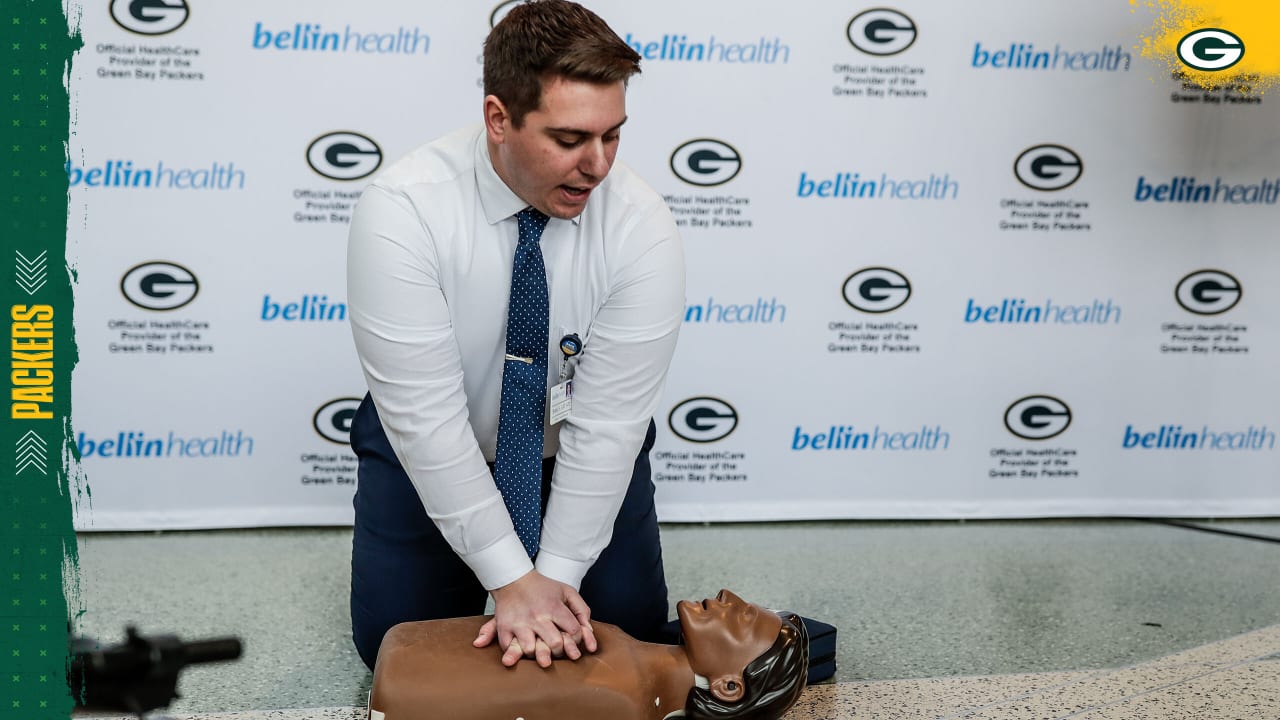 Packers welcome high school football teams for surprise helmet giveaway 