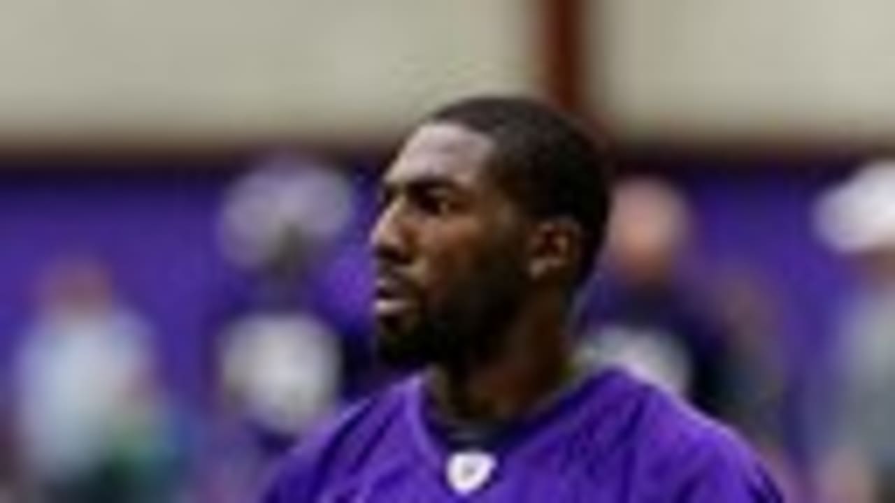 Vikings release Greg Jennings