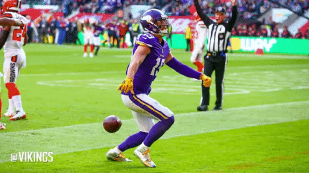 Minnesota Vikings' Adam Thielen runs with the ball after a reception  against the Seattle Seahawks in the second half of an NFL football game,  Monday, Dec. 10, 2018, in Seattle. (AP Photo/Stephen