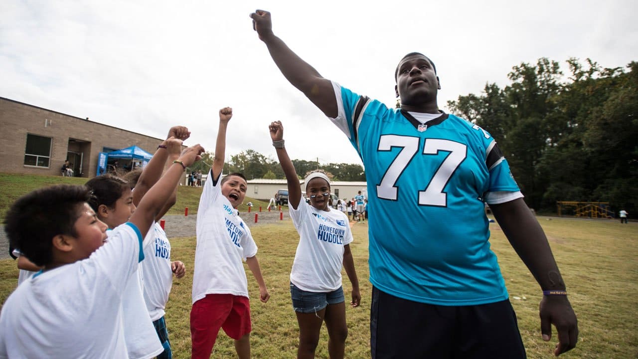 United Way's Hometown Huddle Day features Jaguars, middle schoolers