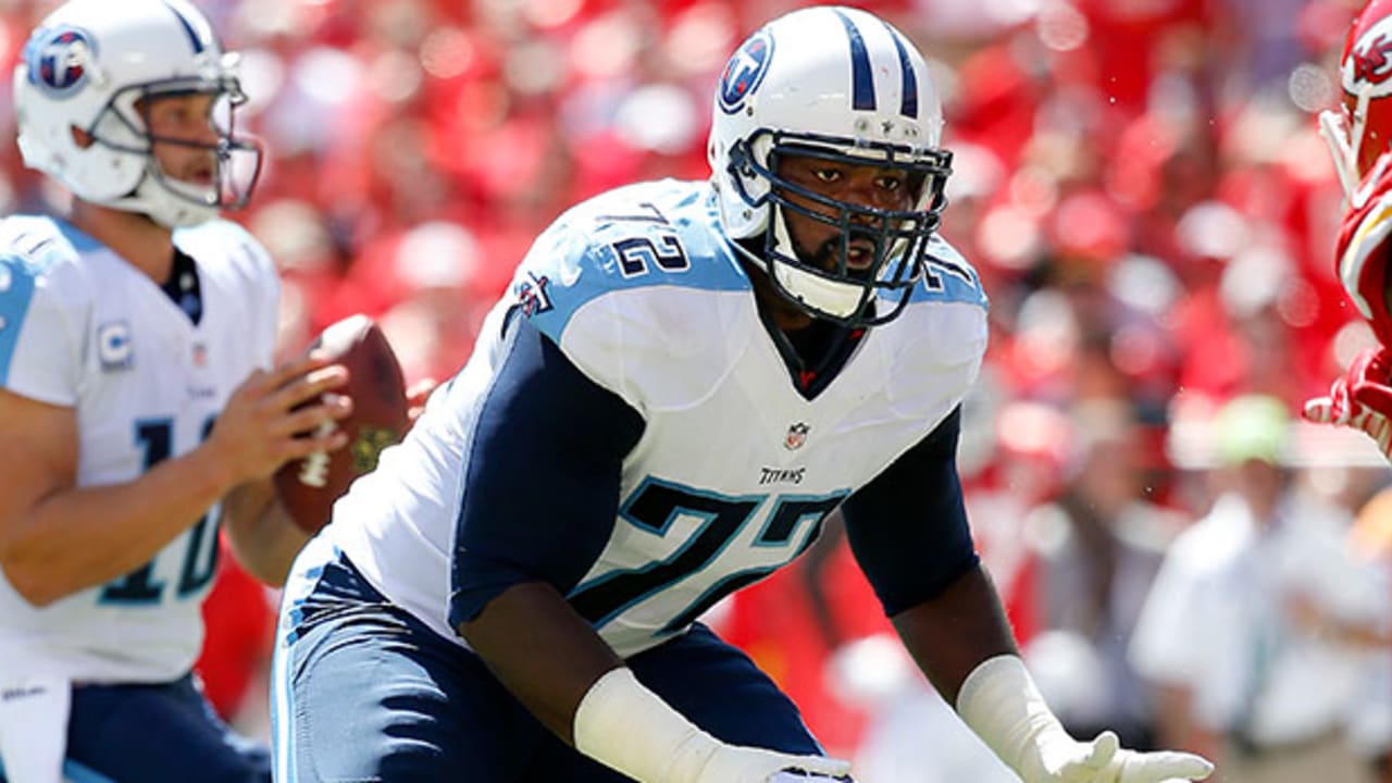 Panthers sign OT Oher