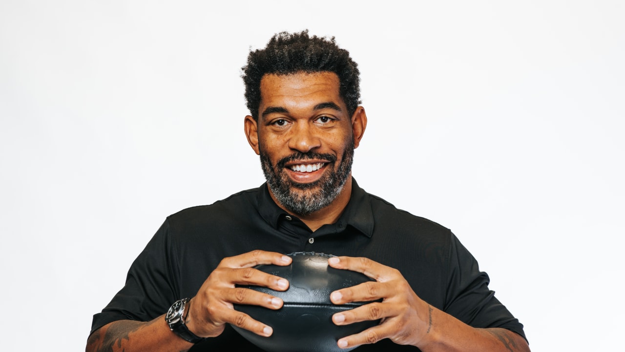 Green Bay Packers: Julius Peppers happy to be just one of the guys – Twin  Cities