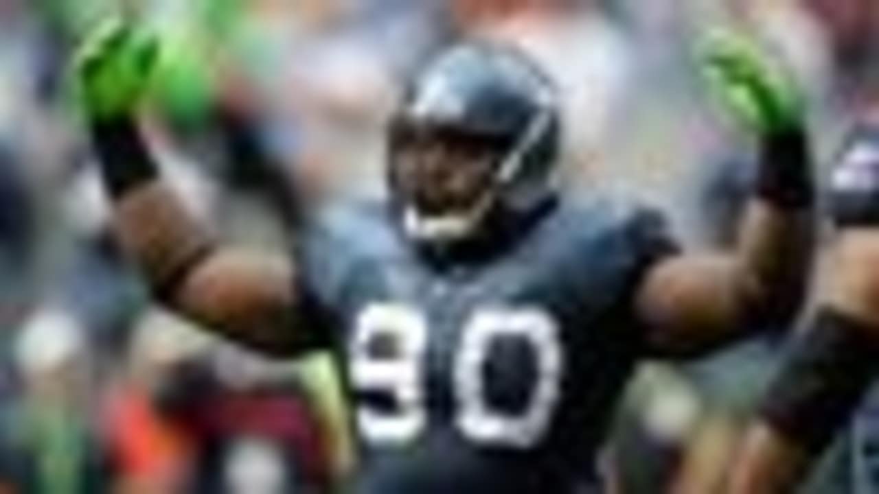 Panthers sign DT Cole